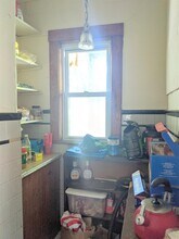 64 Linden Ave, Unit 2 in Somerville, MA - Foto de edificio - Building Photo