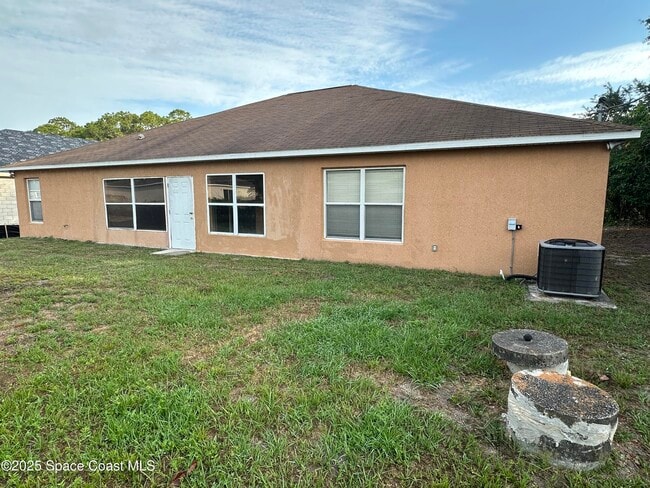 580 Colling in Grant Valkaria, FL - Building Photo - Building Photo