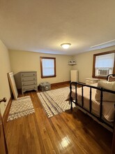 26 Elm St, Unit #1 in Newton, MA - Foto de edificio - Building Photo