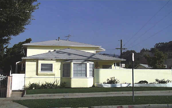 1813-1815 Yosemite Dr in Los Angeles, CA - Building Photo