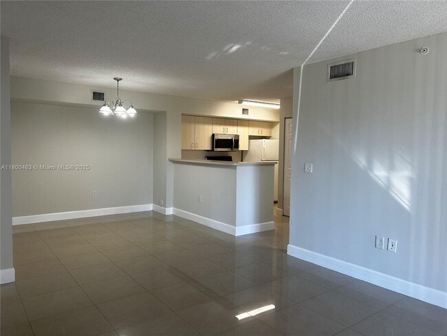 11185 SW 6th St in Pembroke Pines, FL - Building Photo - Building Photo