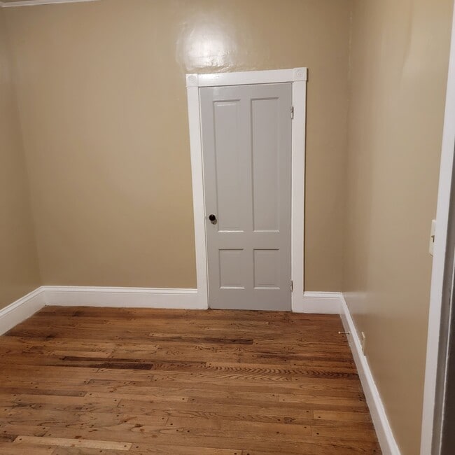 207 Grinnell St, Unit 1 in New Bedford, MA - Building Photo - Building Photo