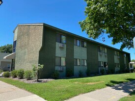 232 11th St S, Unit 106 in La crosse, WI - Building Photo