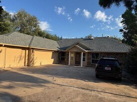 1142 Elk St in Yukon, OK - Building Photo