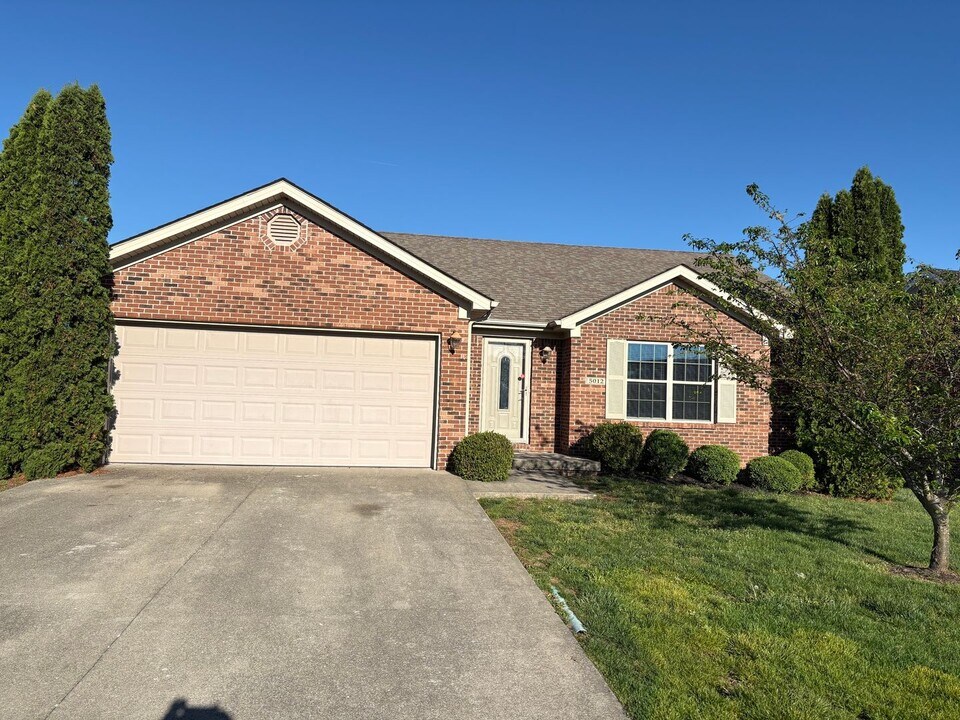 5012 S Cross Point Ct in Richmond, KY - Building Photo