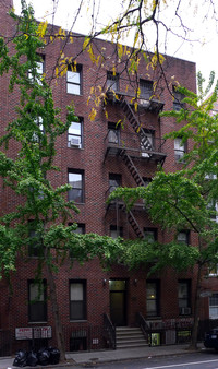 328 East 55th Street in New York, NY - Foto de edificio - Building Photo