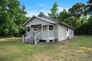 900 TX-150 in Coldspring, TX - Building Photo