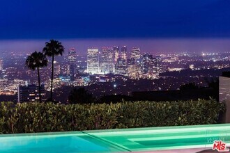 1814 N Doheny Dr, Unit 563012 in Los Angeles, CA - Foto de edificio - Building Photo