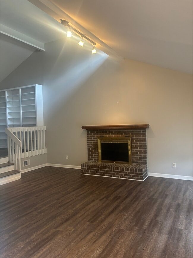 property at 525 N Royal Tower Dr