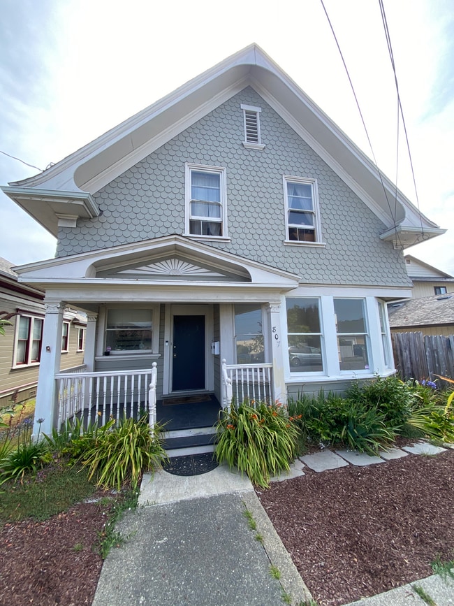 807 Pine St, Unit A in Eureka, CA - Building Photo - Building Photo