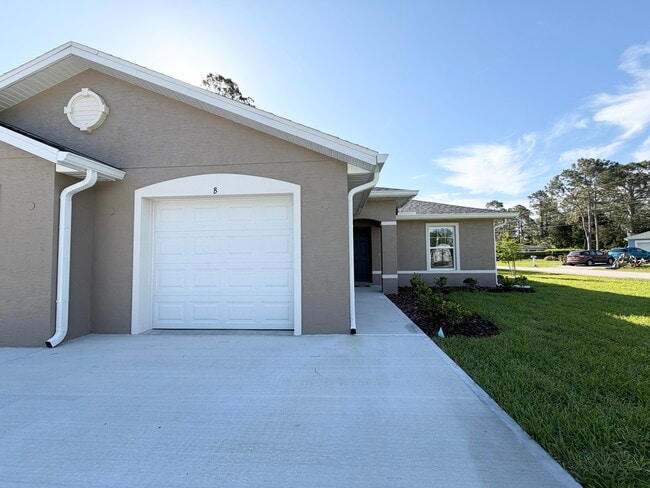 2 Whee Pl in Palm Coast, FL - Building Photo - Building Photo