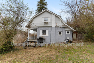 71 Hillside St in Canton, NC - Building Photo - Building Photo