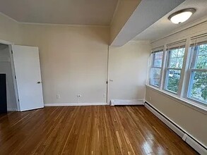 2000 Commonwealth Ave, Unit 2018-27 in Boston, MA - Foto de edificio - Building Photo