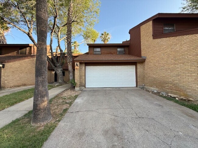 property at 10 Quadrangle Cir
