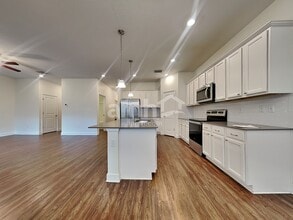 1022 Walden Oaks Pl in Plant City, FL - Building Photo - Building Photo