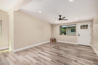 3331 N 66th Pl in Scottsdale, AZ - Foto de edificio - Building Photo