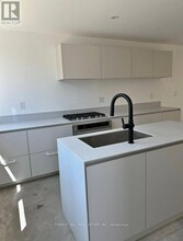 839 Gladstone Ave in Toronto, ON - Building Photo - Building Photo
