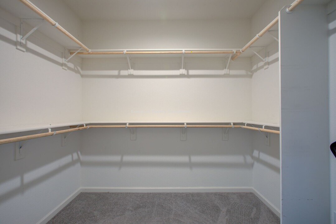 495 Daffodil Dr in Merced, CA - Building Photo