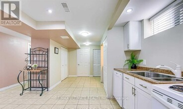 1209 Sixth Line in Oakville, ON - Building Photo - Building Photo