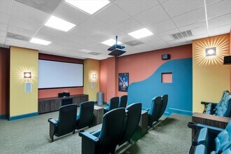 300 St Joseph Pkwy in Houston, TX - Foto de edificio - Building Photo