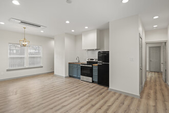 1127 Hillcrest St, Unit ADU in Denton, TX - Building Photo - Building Photo