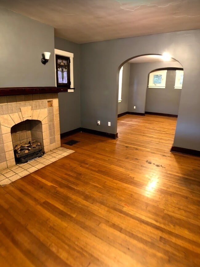 property at 121 E Meyers St