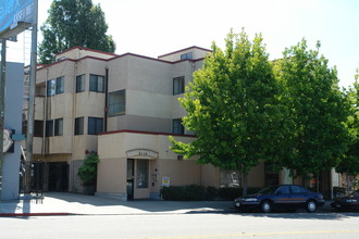 6116 Telegraph Ave in Oakland, CA - Building Photo - Building Photo