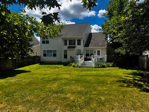 9255 Glen Meadow Ln in Linton Hall, VA - Building Photo - Building Photo