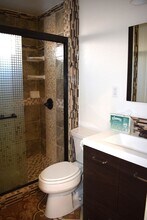 8652 Elk Ridge Way in Elk Grove, CA - Building Photo - Building Photo