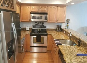 150 NE 15th Ave in Fort Lauderdale, FL - Building Photo - Building Photo