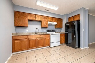 3408 W Olive St in Rogers, AR - Building Photo - Building Photo