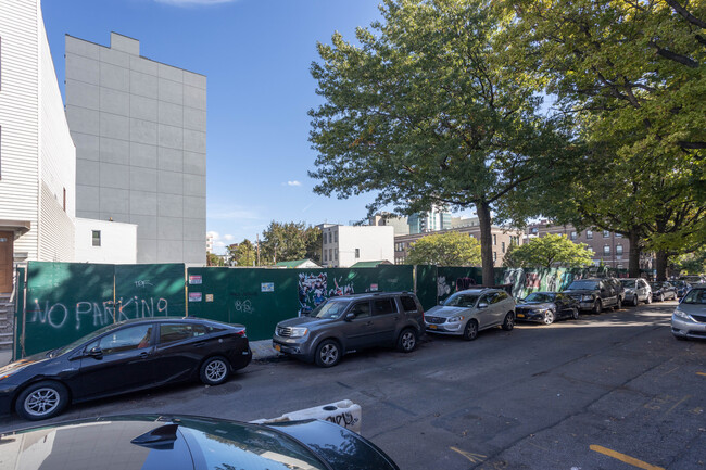 Noble Long Island City in Long Island City, NY - Building Photo - Building Photo