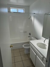 38572 10th Pl E in Palmdale, CA - Building Photo - Building Photo
