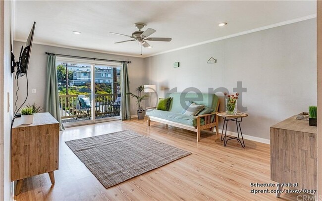 1707 Pacific Coast Hwy in Hermosa Beach, CA - Building Photo - Building Photo
