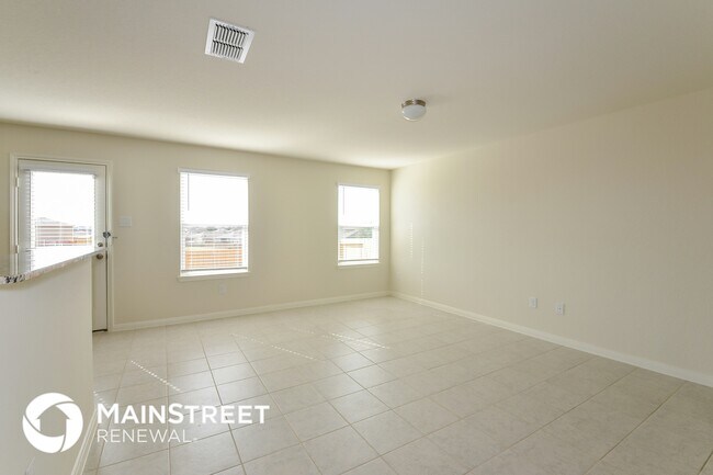 6202 Lakefront in San Antonio, TX - Building Photo - Building Photo