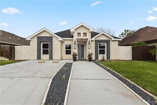 22 South Dr in Pharr, TX - Building Photo