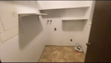 251 SE Grape Ave-Unit -EF-0001 | 251 SE Grape Ave in Winston, OR - Building Photo - Building Photo