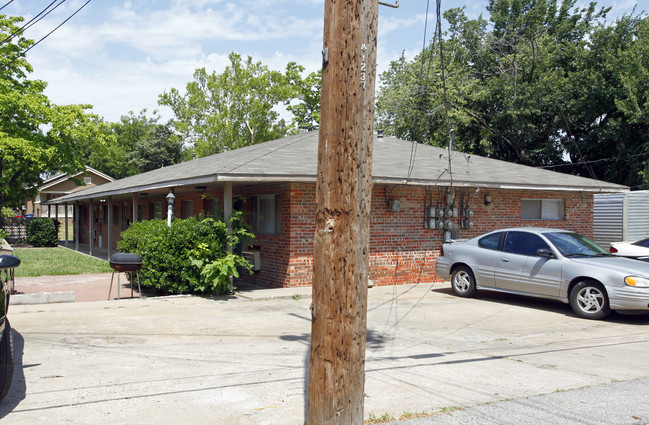 1225 S Quincy Ave in Tulsa, OK - Foto de edificio - Building Photo