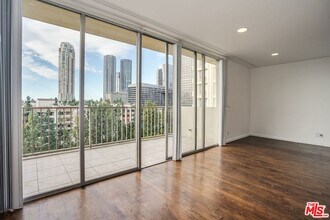 2170 Century Pk E in Los Angeles, CA - Foto de edificio - Building Photo