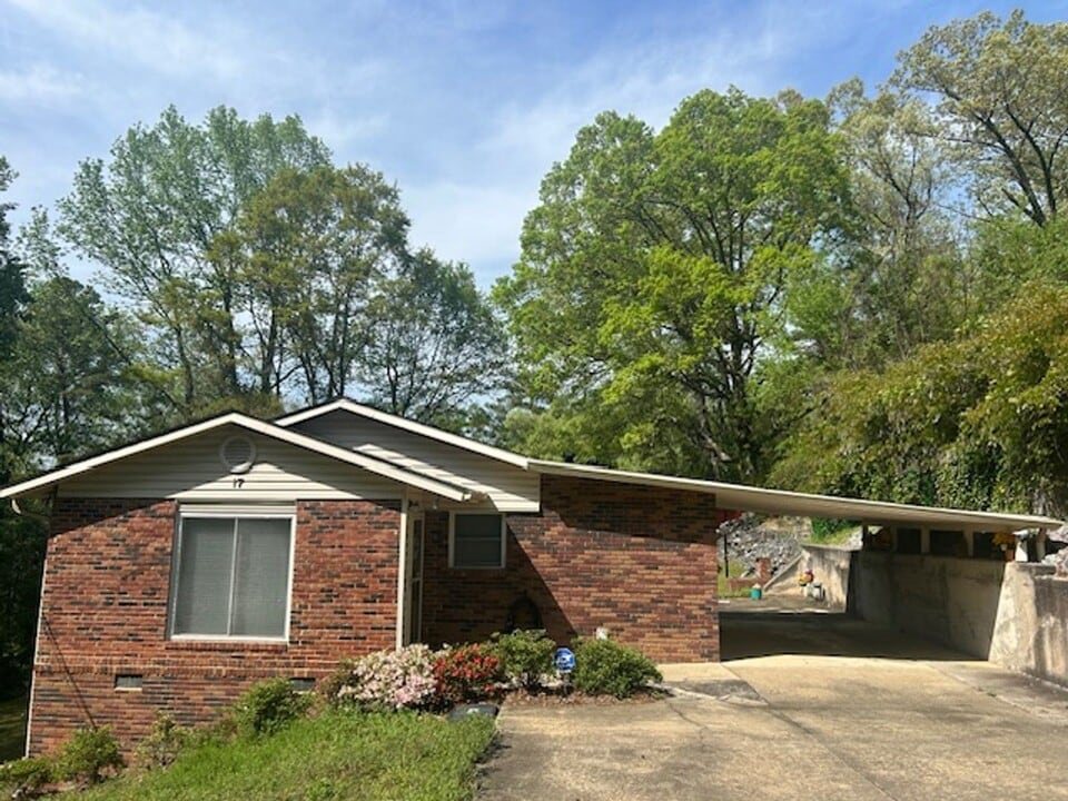 17 Lowe Dr in Columbus, GA - Building Photo