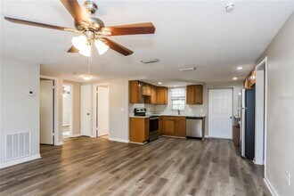 2922 Java Plum Ave in Sarasota, FL - Building Photo - Building Photo