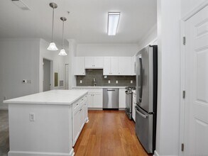 35 W Broad St in Stamford, CT - Building Photo - Building Photo