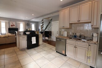 8 Parker St in Boston, MA - Building Photo - Building Photo
