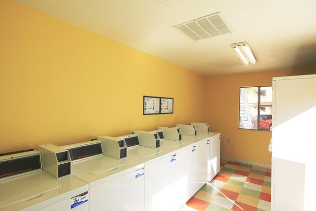 Shadowbrook in Las Vegas, NV - Building Photo - Interior Photo