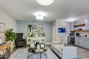 Parkway Apartments in Williamsburg, VA - Building Photo