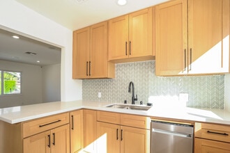 5826 Jamieson Ave in Los Angeles, CA - Building Photo - Building Photo