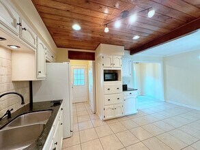 9925 Jefferson Hwy in Baton Rouge, LA - Building Photo - Building Photo
