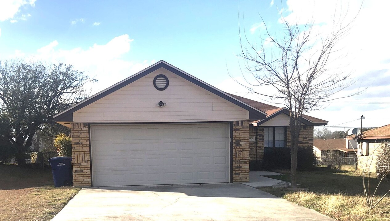 303 Chestnut Dr in Copperas Cove, TX - Building Photo