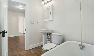 813 W Valerio St in Santa Barbara, CA - Building Photo - Building Photo