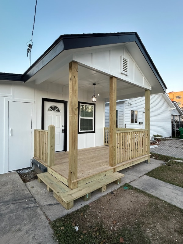 property at 2903 Arlington St